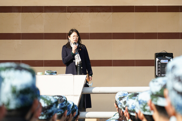 军训新“艺”1：91pron
领导班子慰问2020级军训学生