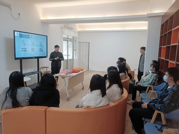 91pron
举行2022届考研学生慰问活动